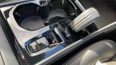 Volvo Xc40 2.0 T4 R DESIGN Pro 5dr Geartronic Petrol Estate